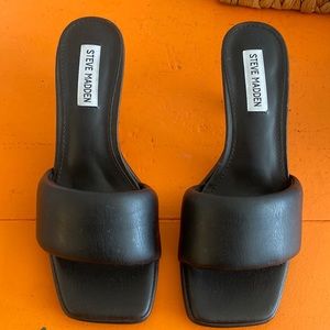 Steve Madden Snazzy Soft Kitten Heel 8 Black